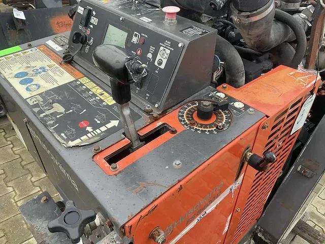 2011 husqvarna fs8400 48 asfaltzaagmachine / betonzaagmachine - afbeelding 7 van  18
