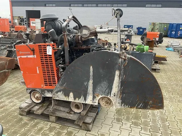 2011 husqvarna fs8400 48 asfaltzaagmachine / betonzaagmachine - afbeelding 12 van  18