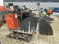 2011 husqvarna fs8400 48 asfaltzaagmachine / betonzaagmachine - afbeelding 12 van  18