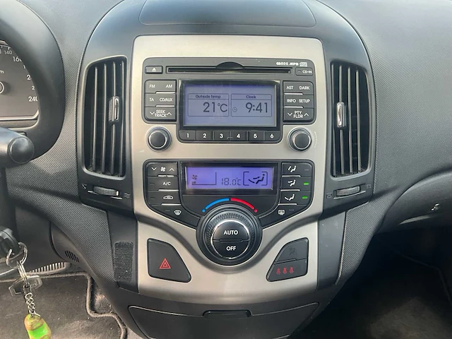 2011 hyundai i30 personenauto - afbeelding 2 van  22