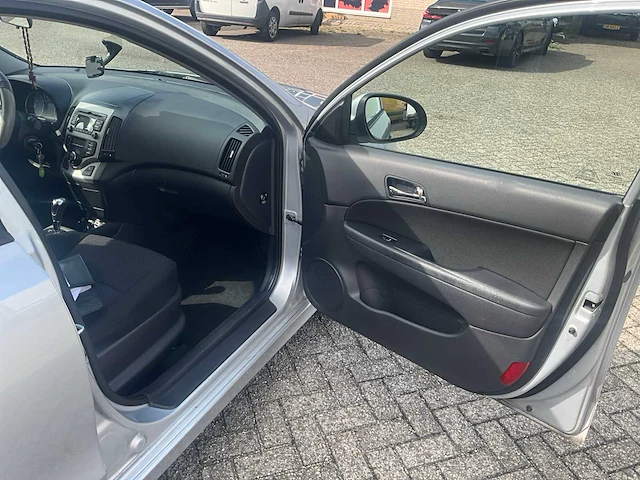 2011 hyundai i30 personenauto - afbeelding 4 van  22