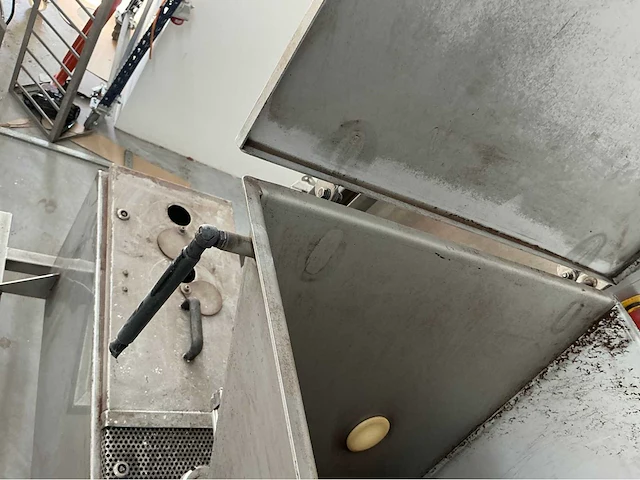 2011 industriële foodschredder met zeef - afbeelding 27 van  34