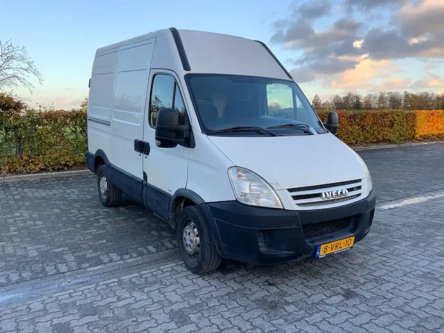 2011 iveco daily 29l10 bedrijfswagen - afbeelding 12 van  28