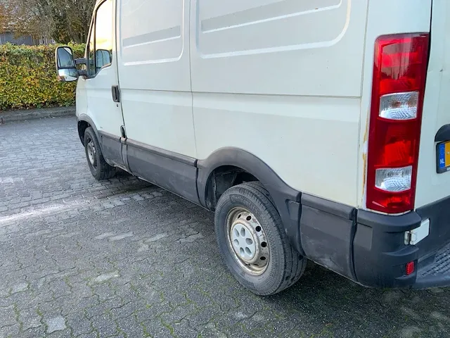 2011 iveco daily 29l10 bedrijfswagen - afbeelding 25 van  28