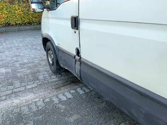 2011 iveco daily 29l10 bedrijfswagen - afbeelding 27 van  28