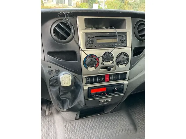 2011 iveco daily 40c15 bedrijfsbakwagen met autolaadkraan - afbeelding 5 van  38