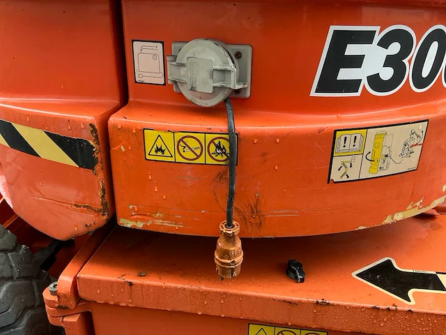 2011 jlg e300 ajp - afbeelding 4 van  28