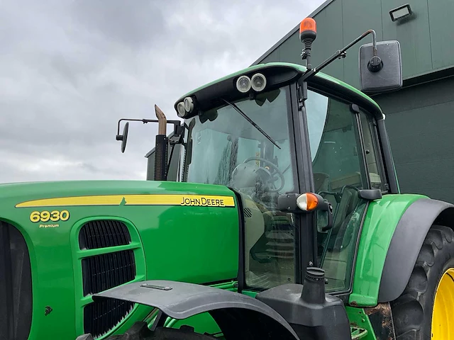 2011 john deere 6930 vierwielaangedreven landbouwtractor - afbeelding 2 van  34