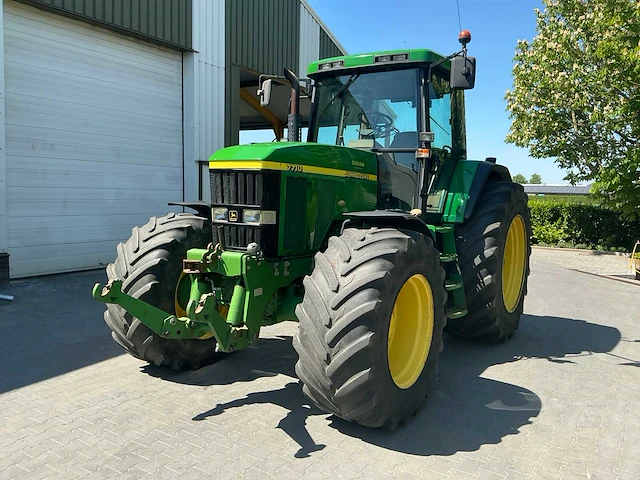 2011 john deere 7710 vierwielaangedreven landbouwtractor - afbeelding 1 van  37