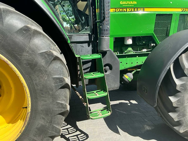2011 john deere 7710 vierwielaangedreven landbouwtractor - afbeelding 15 van  37