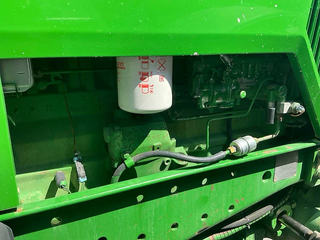 2011 john deere 7710 vierwielaangedreven landbouwtractor - afbeelding 16 van  37
