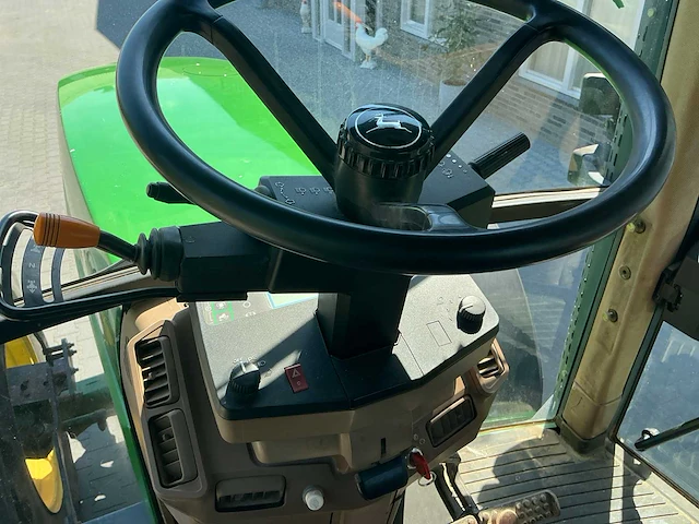 2011 john deere 7710 vierwielaangedreven landbouwtractor - afbeelding 26 van  37