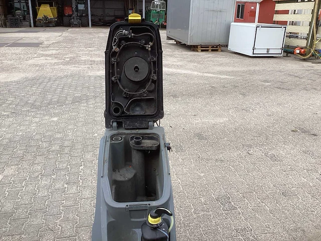 2011 kärcher professional b 40w vloerreiniger - afbeelding 3 van  12