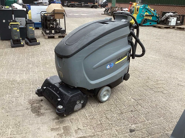 2011 kärcher professional b 60w vloerreiniger - afbeelding 1 van  9