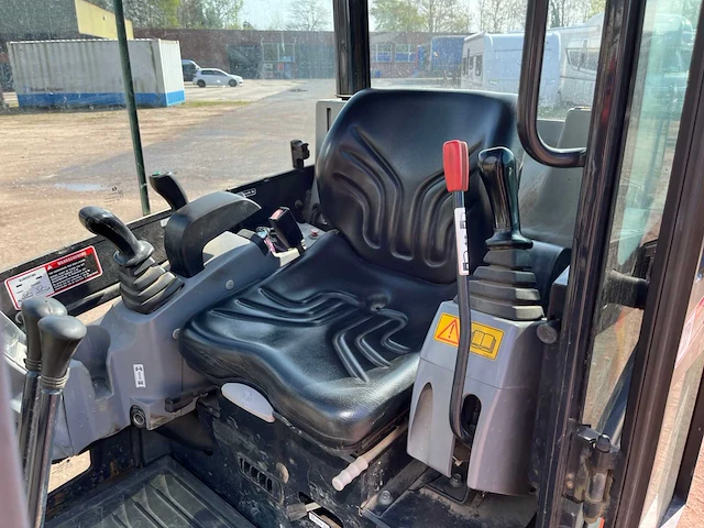 2011 kubota kx016-4 minigraafmachine - afbeelding 15 van  21
