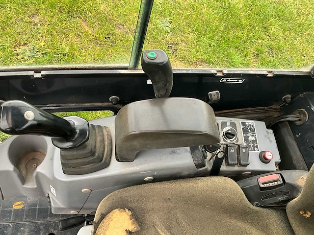 2011 kubota kx018-4 minigraafmachine - afbeelding 18 van  29