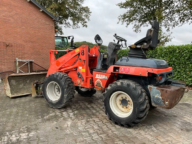 2011 kubota r520nh shovel - afbeelding 29 van  34