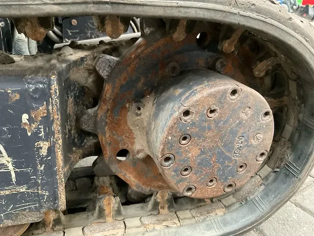 2011 kubota u10-3 rupsgraafmachine - afbeelding 15 van  27
