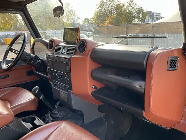 2011 land rover defender personenauto - afbeelding 13 van  30