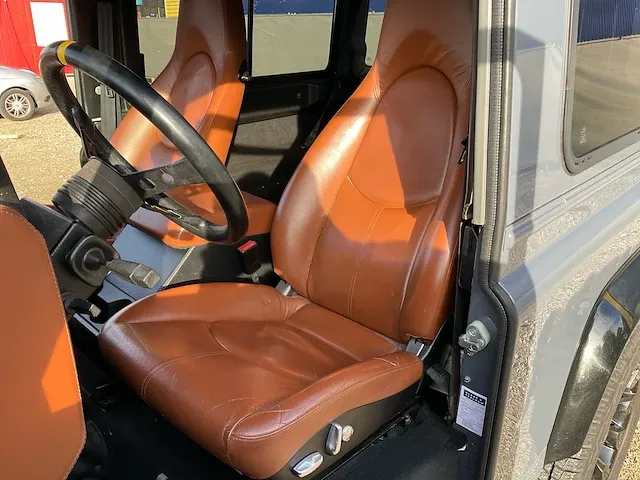 2011 land rover defender personenauto - afbeelding 15 van  30