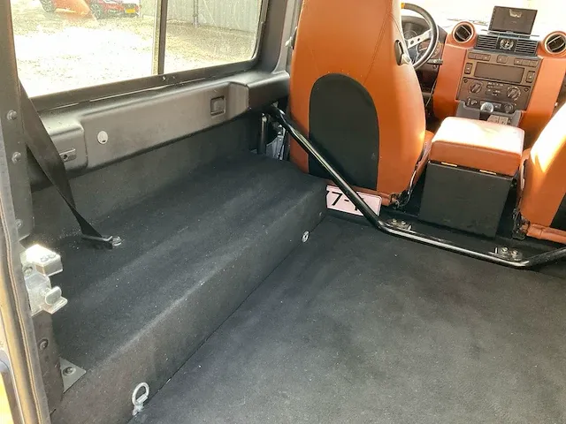2011 land rover defender personenauto - afbeelding 19 van  30