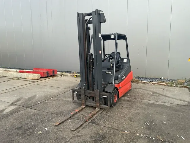 2011 linde e25-02 vorkheftruck - afbeelding 1 van  21