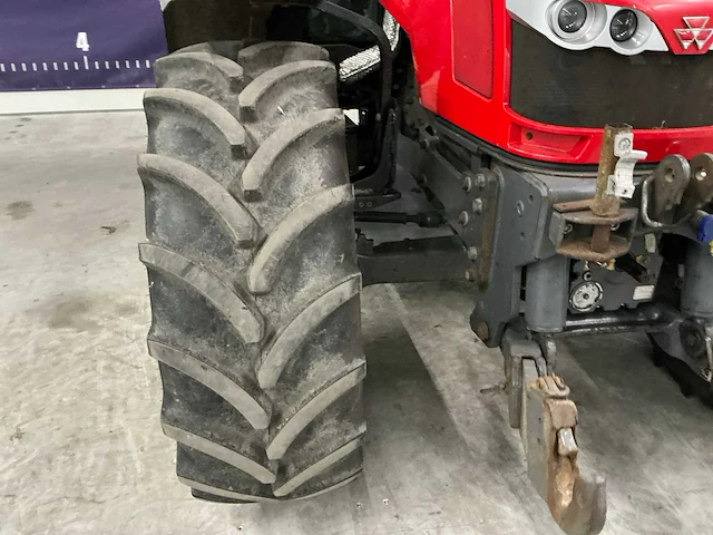2011 massey ferguson 5450 dyna-4 vierwielaangedreven landbouwtractor - afbeelding 18 van  36