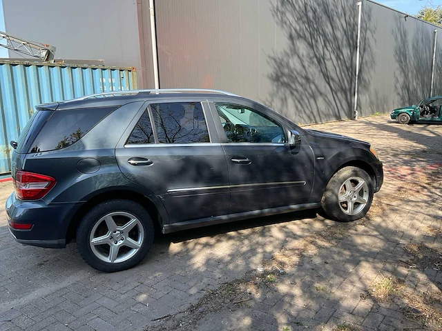 2011 mercedes-benz ml350 personenauto - afbeelding 34 van  36