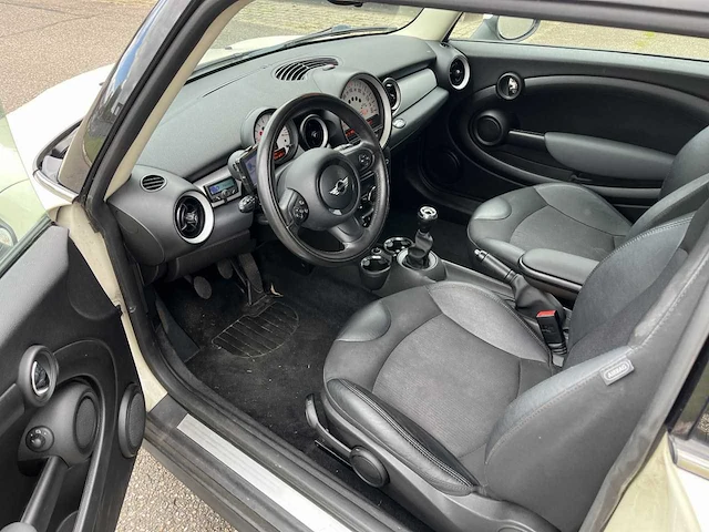 2011 mini cooper one personenauto - afbeelding 11 van  27
