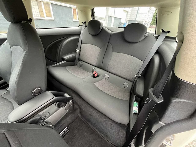 2011 mini cooper one personenauto - afbeelding 12 van  27