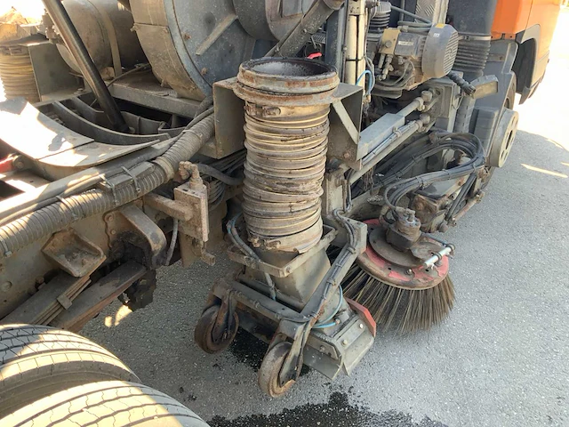 2011 mitsubishi brock sl140/2 straatveegmachine - afbeelding 59 van  66