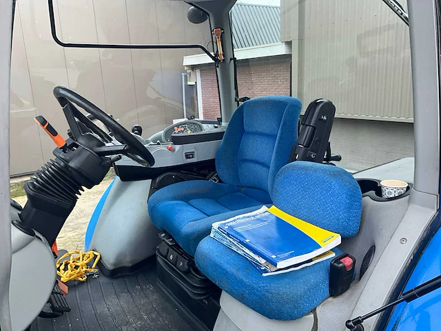 2011 new holland t8360 ultra command vierwielaangedreven landbouwtractor - afbeelding 24 van  43