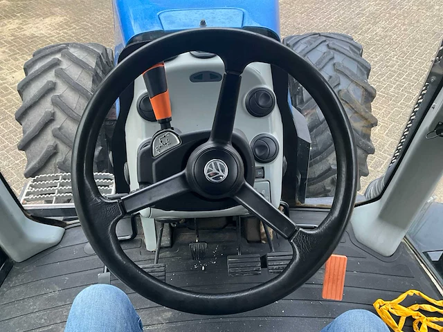 2011 new holland t8360 ultra command vierwielaangedreven landbouwtractor - afbeelding 25 van  43