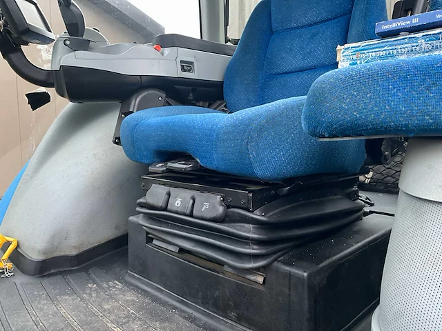 2011 new holland t8360 ultra command vierwielaangedreven landbouwtractor - afbeelding 37 van  43