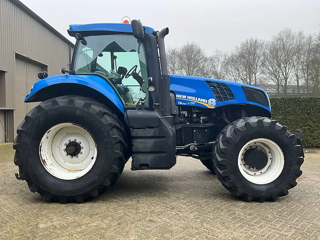 2011 new holland t8360 ultra command vierwielaangedreven landbouwtractor - afbeelding 40 van  43