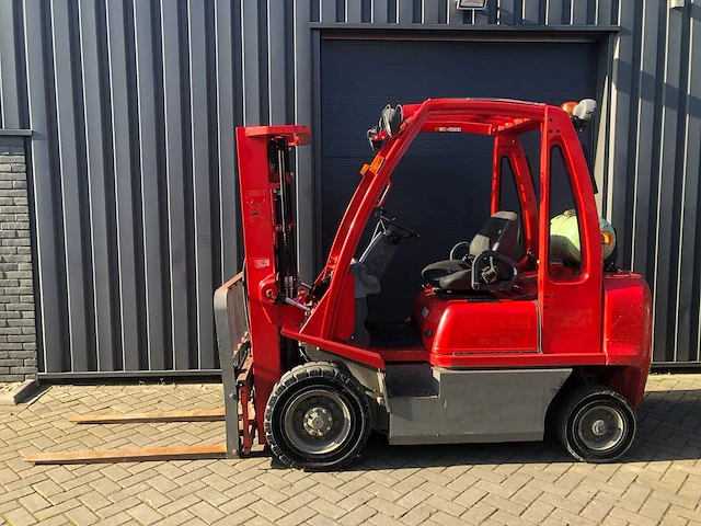 2011 nissan 25 vorkheftruck - afbeelding 1 van  16
