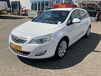 2011 opel astra sports tourer personenauto