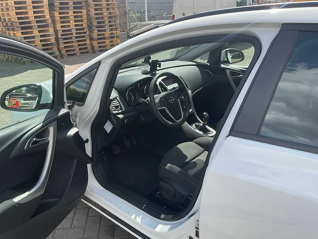 2011 opel astra sports tourer personenauto - afbeelding 24 van  27