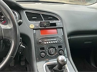 2011 peugeot 5008 personenauto - afbeelding 9 van  23