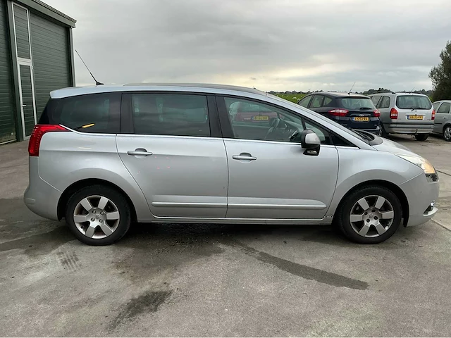2011 peugeot 5008 personenauto - afbeelding 21 van  23