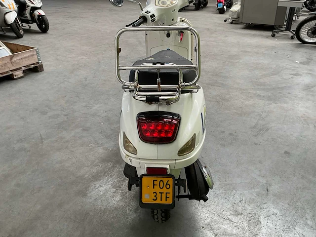 2011 piaggio fly 4t 25km/u brommer - afbeelding 9 van  12
