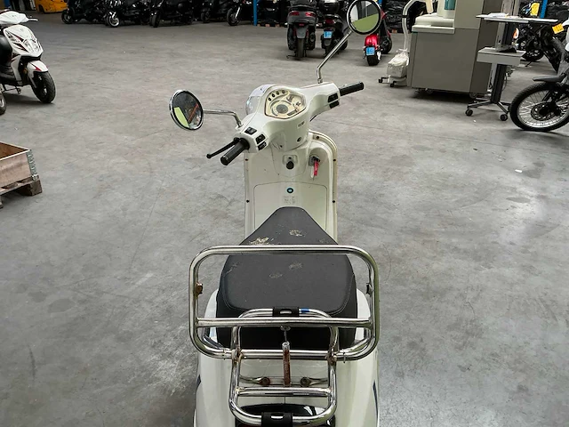 2011 piaggio fly 4t 25km/u brommer - afbeelding 10 van  12