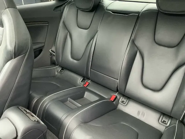 2011 quattro a5 coupé 4.2 fsi rs5 personenauto - afbeelding 27 van  45