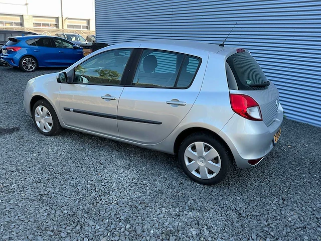 2011 renault clio estate hatchback personenauto - afbeelding 16 van  22