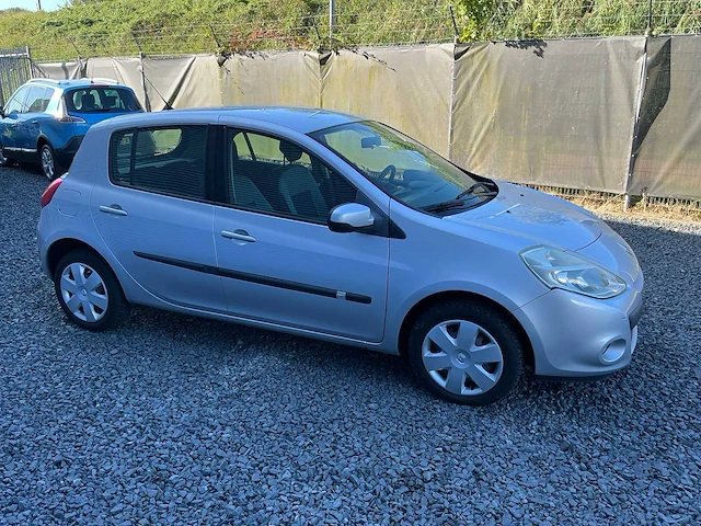 2011 renault clio estate hatchback personenauto - afbeelding 20 van  22