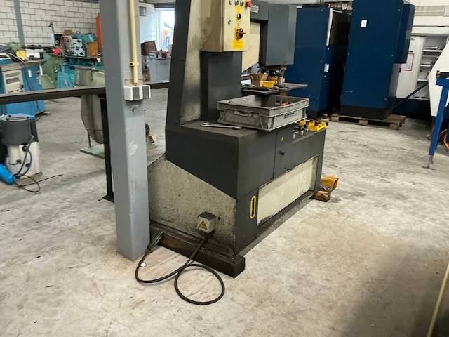 2011 sahinler hpm-65 ponsmachine - afbeelding 8 van  9