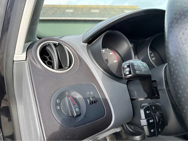 2011 seat ibiza sc personenauto - afbeelding 17 van  34