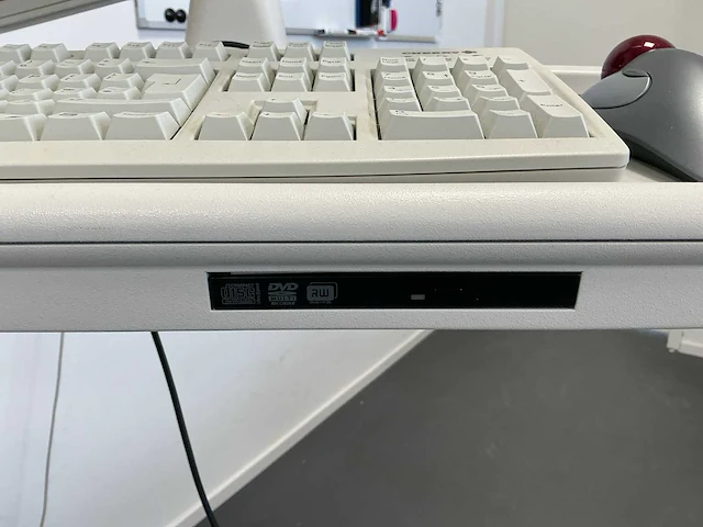 2011 siemens immulite 2000 xpi immunoassay analyse apparaat - afbeelding 11 van  22