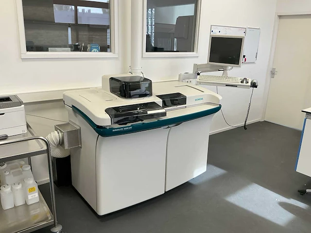 2011 siemens immulite 2000 xpi immunoassay analyse apparaat - afbeelding 19 van  22