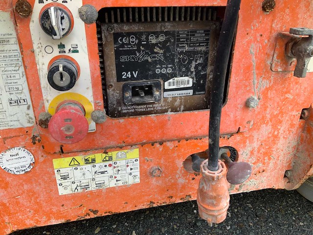 2011 sky jack sjiii3219 hoogwerker - afbeelding 11 van  20